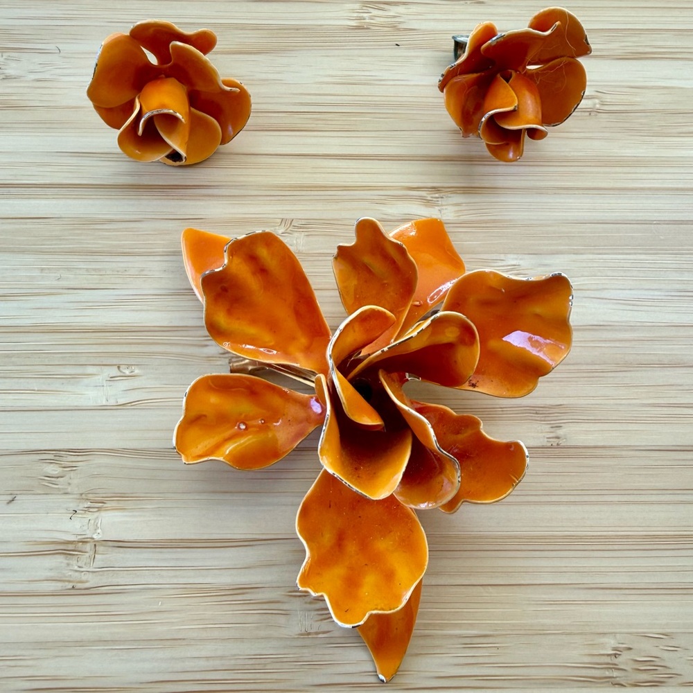 Vintage 1960s Mod Orange Enamel Flower Power Brooch & Clip-Earring Set